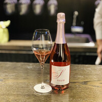 ケンゾーエステイトワイナリー 祇園店 - ロゼ泡