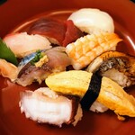 山寿司 - 令和3年11月 ランチセット
にぎり8貫＋揚げ出し豆腐＋お吸い物 800円