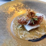 レミニセンス - 香ばしいフカヒレと滋味深い付け合わせとソース