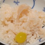 菅井 - 【今月の釜飯】銀杏と蓮根
      