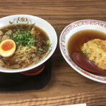 Gyouza No Oushou - 私はラーメンは右派です\(//∇//)\