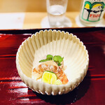 銀座 しのはら - ◎ お造り…平目と車海老　すだち醤油か、ちり酢で、上に載っているのはホウフウ（セリ科）