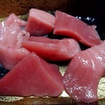 イオンモール - 本まぐろ中とろお刺身(470円＋税が、値下げ価格で156円＋税)