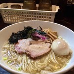 麺座 かたぶつ - 背脂生姜梅シソ塩ラーメン