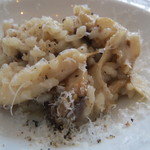 アーリア ディ タクボ - 旬の茸のパルミジャーノ・リゾット、シイタケとエリンギ、タモギダケ、ハナビラダケ、野生種のエノキを使って2