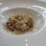 アーリア ディ タクボ - 旬の茸のパルミジャーノ・リゾット、シイタケとエリンギ、タモギダケ、ハナビラダケ、野生種のエノキを使って3