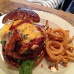 キセキ（ハワイアンバーガー）。