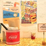 BRISK STAND - 店内　卓上