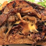 BRISK STAND 神戸本店 - 切ったやつ ダブルパティの焼いた面