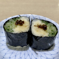 銀座 結絆 - ポテトサラダの海苔巻き
                    ポテトサラダのマヨネーズが酸味が弱くマイルド、胡瓜のシャキシャキさがより感じられます。
                    実山椒の佃煮が味のアクセントとしてとても良かったです。
                    