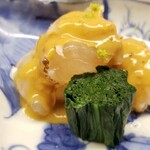 道人 - ①炭火炙り伊勢海老(兵庫県淡路島産)、酢橘果汁入り伊勢海老の海老味噌掛け
      酢橘果汁と海老味噌の分量が絶妙、お客に搾らせず、事前にベストな配合で提供するのがとても良い