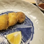 道人 - ⑧松茸(京都府丹波産)の叺(カマス)巻きフライ、山椒醤油添え
      松茸フライでなく敢えて叺を巻くんだ！
      叺は旬で脂がのってウマいに決まってる