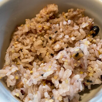 しゃぶしゃぶ KINTAN 代官山本店 - 健康を意識して16穀米をいつも選択しています。この辺りも嬉しい限りです。