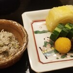 道人 - ⑫お漬け物(生唐墨、白菜の浅漬け、胡瓜の浅漬け、ゆかりむらさき、縮緬山椒)
      ご飯のお供もシンプルだけど流石なんです