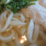 おやまうどん　桂川町 - ・麺は手延べ、手切り感があって、なかなか