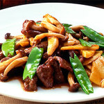 Stir-fried thinly sliced beef with oyster sauce