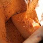 トラットリア ジッリ - おからの⼊った⾃家製フォカッチャ