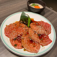 上野太昌園 上野本店 - とろろダレで食す本日の赤身肉 2200円
                      ランボソ