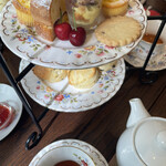 BERRY’S TEA ROOM - 