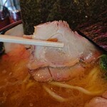 家系ラーメン たつ家 - チャーシューリフト