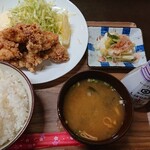 ランドリー&喫茶 Mulberry - 料理写真:唐揚げ定食ご飯大盛り