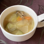 日光美食の宿 ポンドテェイル - スープは野菜たっぷり。