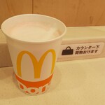 Makudo narudo - マックシェイクのストロベリー味、Sサイズは￥１２０です。