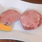 焼肉 ほれぼれ つつじヶ丘 - タン一本から一人前だけ、タン元だけの厚切りタン