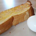 YUTORI COFFEE - モーニングの半トースト＆ゆで卵