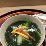 Akasaka Kikunoi - 昼懐石１３３１０円。甘鯛粟蒸し。春菊の餡が鮮やかな蓋物です。ホッコリした甘鯛と餡の相性が良く、とーっても美味しくいただきました（╹◡╹）（╹◡╹）。粟と栗、紛らわしいですね（笑）