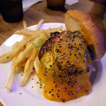 ヴィレッジ ヴァンガード　ダイナー - ペッパー＆チェダーメルトバーガー