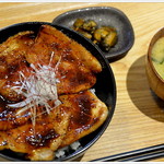syokudo ぱくり亭 - おしんこと味噌汁がつきます