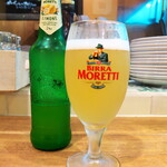 BAl Trenta Tre - モレッティ・リモーネ（￥800）。レモン果汁を加えた、甘口かつ爽やかなビアカクテル