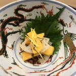 赤坂 菊乃井 - 昼懐石１３３１０円。柿と蓮根なます。箸休め的な内容です。さっぱりと美味しくいただきました(^｡^)