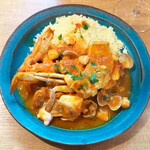 バール トレンタ トレ - 海の幸のスープ「ズッパ・ディ・ペッシェ」クスクス添え（￥2000）。シェフのスペシャリテだという