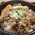 神戸牛衛門 - ・霜降りカルビ丼 [中盛]