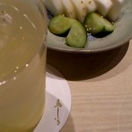 鳥しき - ジャバラ酒ソーダ割りとお新香