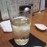 いし川 - 美人ナース部員のハイボール♪　白州か山崎かイワイトラディッショナル（焼酎の蔵元が作った信州産）