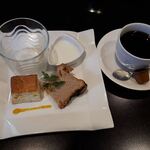ステーキ・洋食のTANTO屋 - デザートとドリンク　2021.11