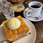 Onri - ハニートースト(700円)＆ブレンドコーヒー(500円)