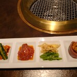焼肉専科　肉の切り方 - 炙り寿司、サイコー！