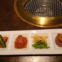 焼肉専科　肉の切り方 銀座数寄屋橋店 - 炙り寿司、サイコー！