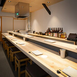 鳥正 - 店内カウンター