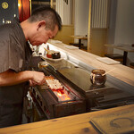 鳥正 - 調理風景