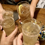 ダンク - かんぱ〜い　　誰もカクテルは飲んで無い