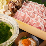 Agu Buta To Suishou Nabe Okinawa Ippin Ryouri Shabu Zenya - 