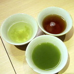 華丸吉日 - お茶３種：緑、こぶ、ほう