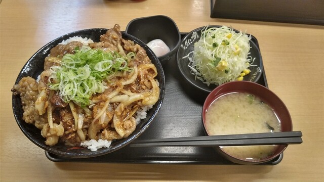 伝説のすた丼屋 山形西バイパス店 - 山形（豚丼）の写真