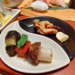 Nagarezushi Sandaime Otowa - 前菜、鶏の照り焼きがよく冷えてて(´･ω･｀)ｼｮﾎﾞ-ﾝ