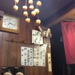 大貫 - 店内には吊し柿が